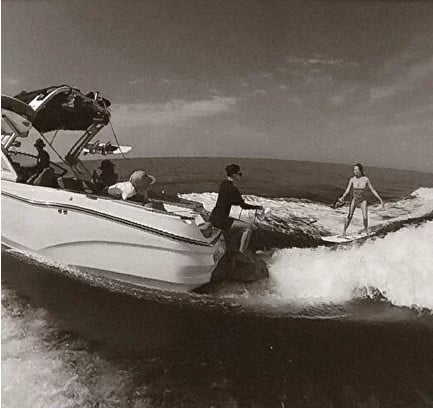 SURF CLUB «Лови волну»